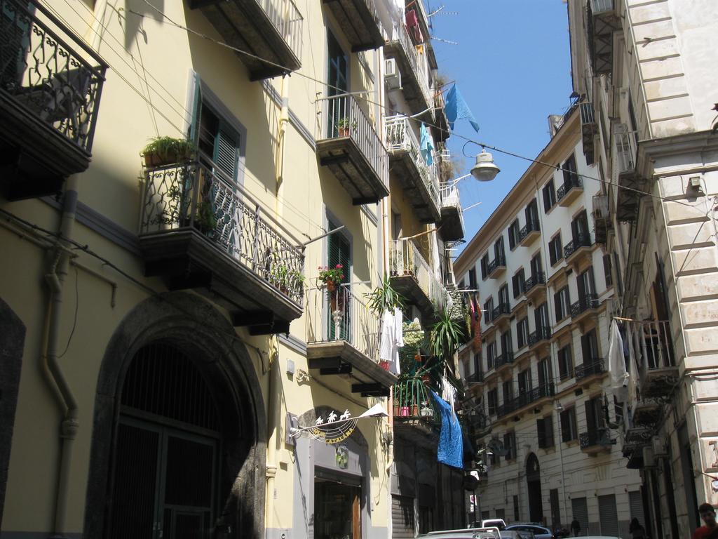 La Fontana Di Rua Catalana Napoli
